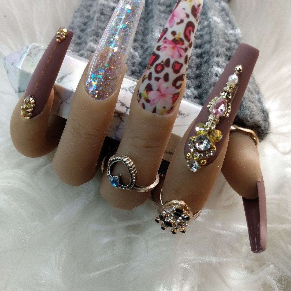 Press on nails (extra long coffin)